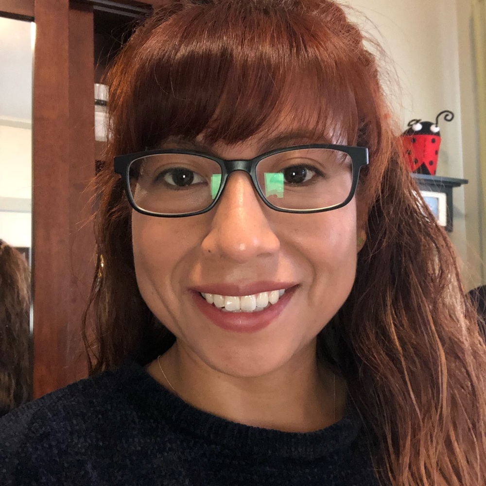 Meet your Posher, Estela